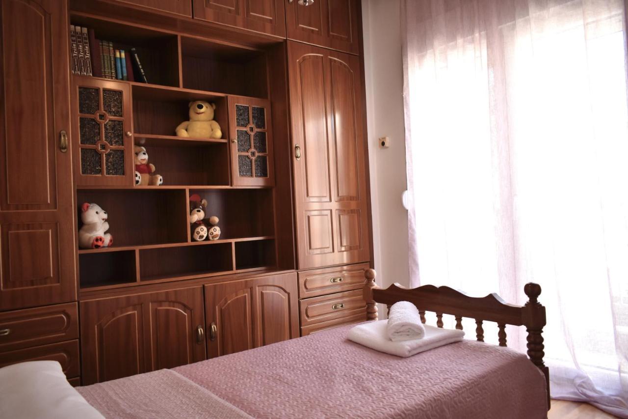 Κεντρικό Και Ευρύχωρο Οροφοδιαμέρισμα Kastoriá Eksteriør bilde